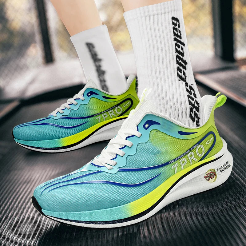 Tênis de corrida masculino de verão novo profissional placa de carbono sapatos de treinamento esportivo ao ar livre antiderrapante absorção de choque tênis